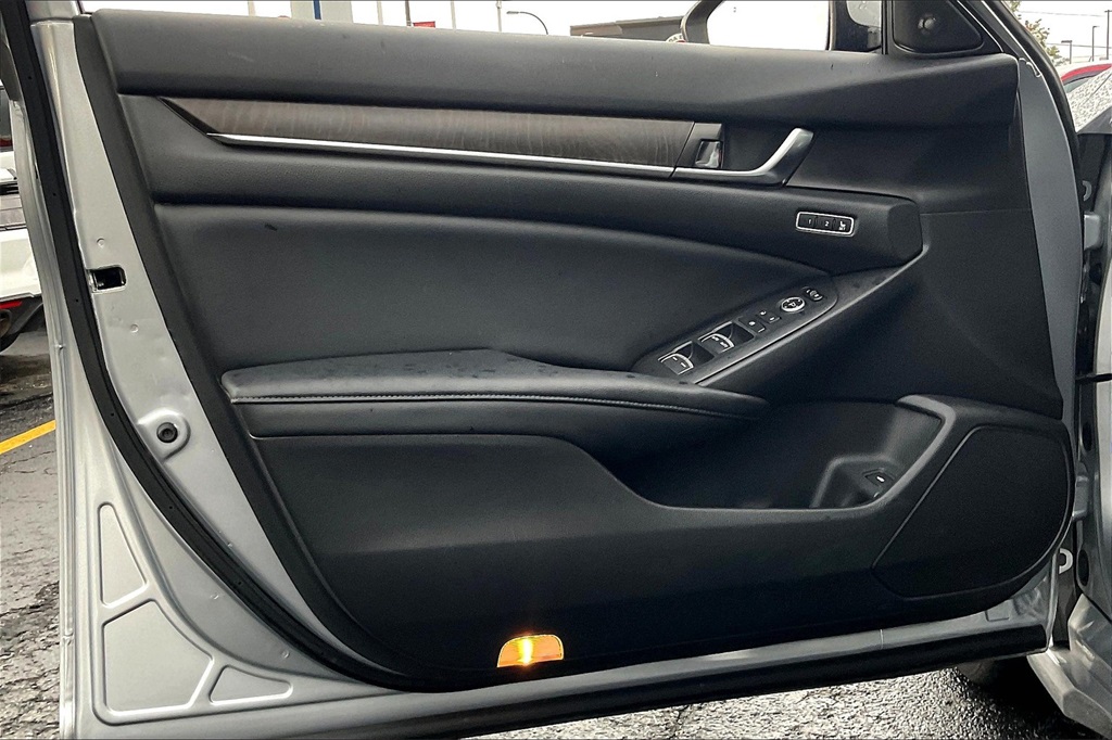 2018 Honda Accord EX-L 2.0T photo 20