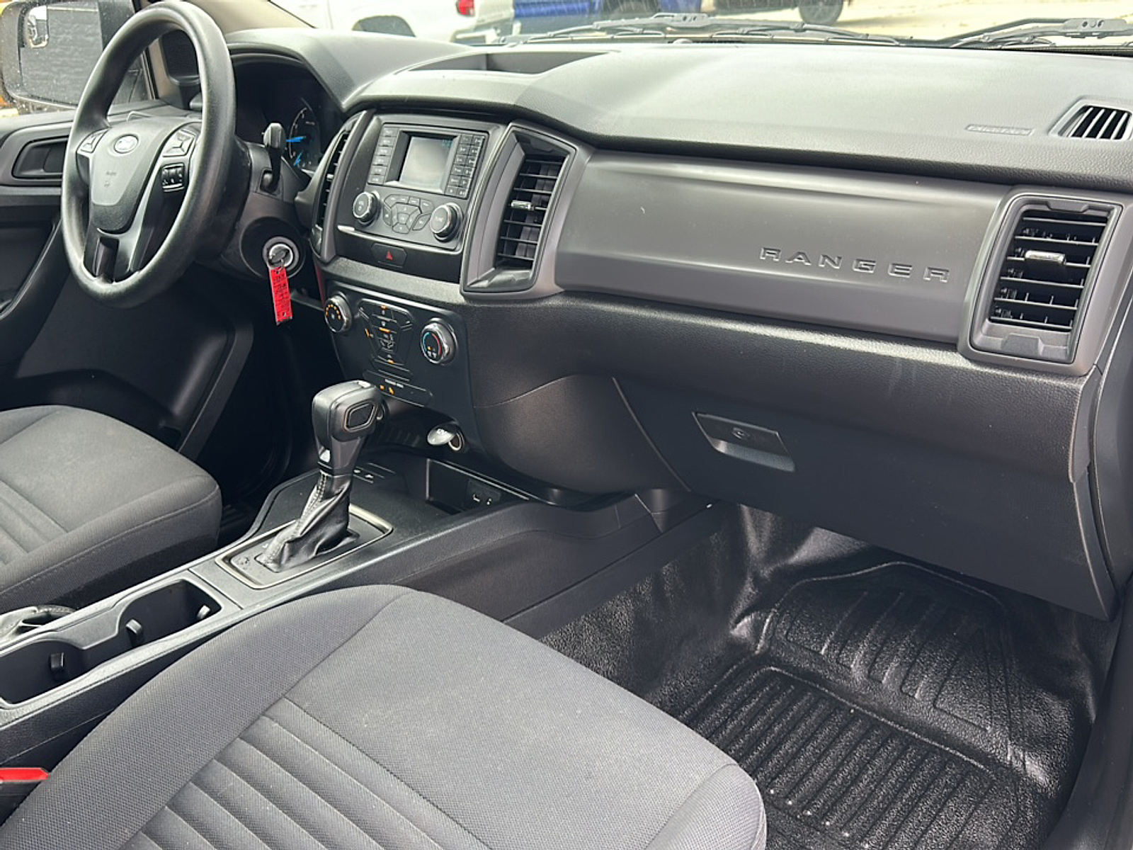 Used 2022 White Ford XL image 19