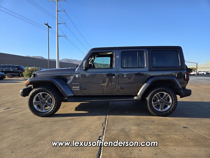 2018 Jeep Wrangler Unlimited Sahara photo 3