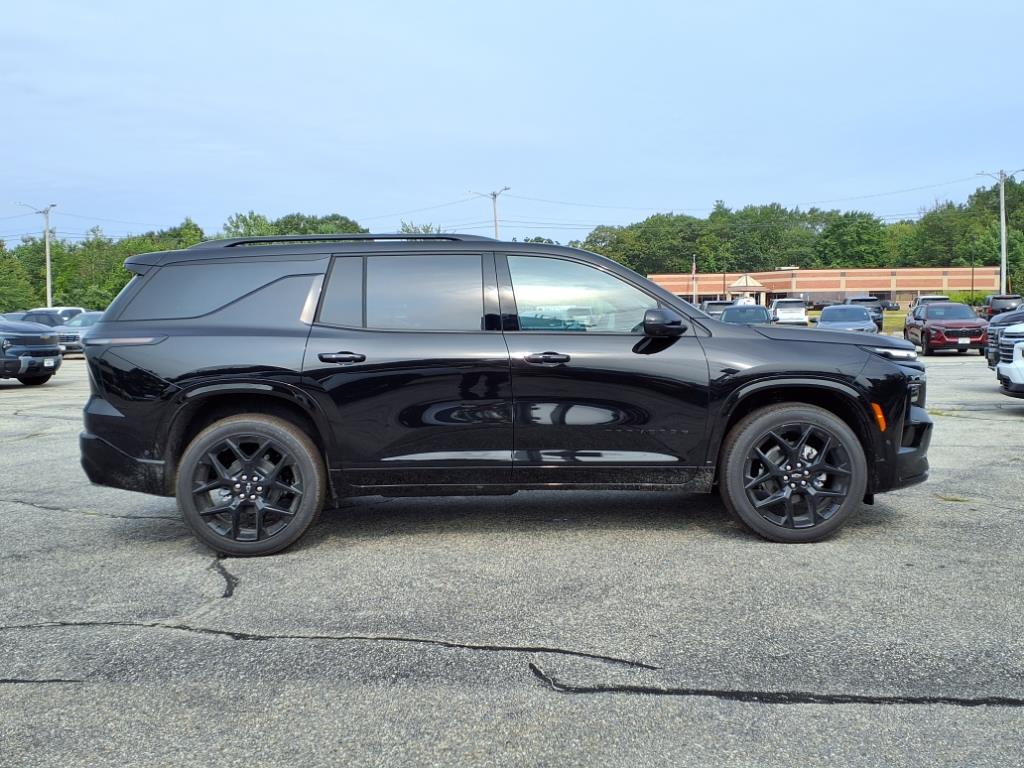 2026 Chevrolet Traverse RS photo 2