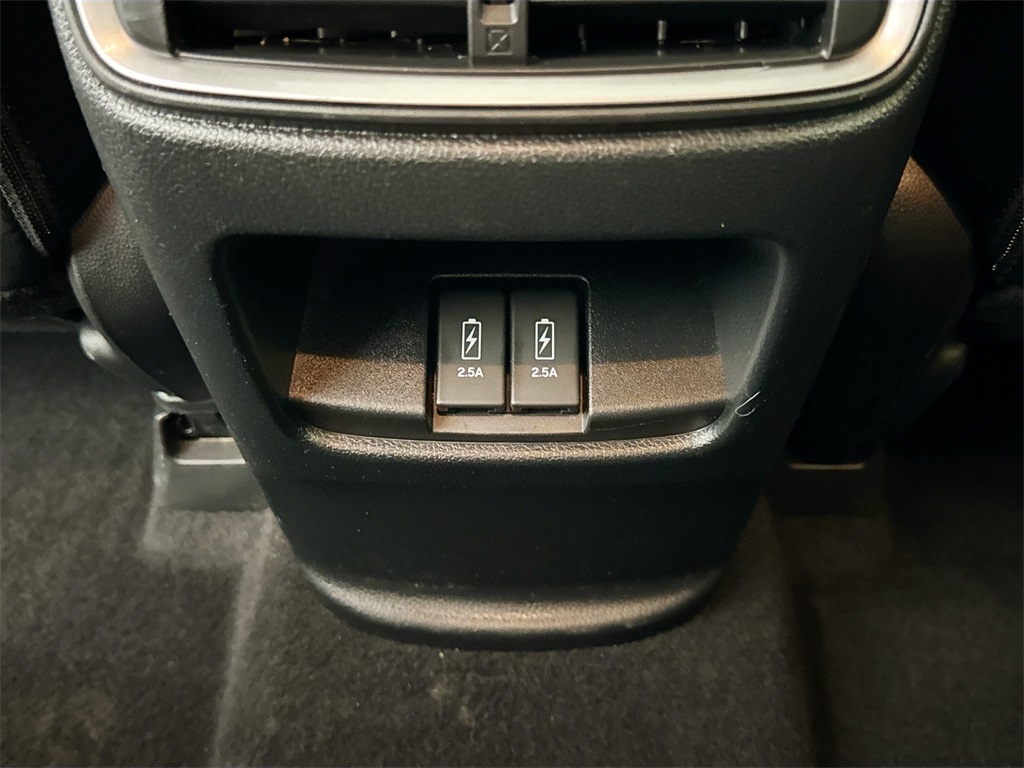 2020 Honda CR-V Hybrid Touring photo 17