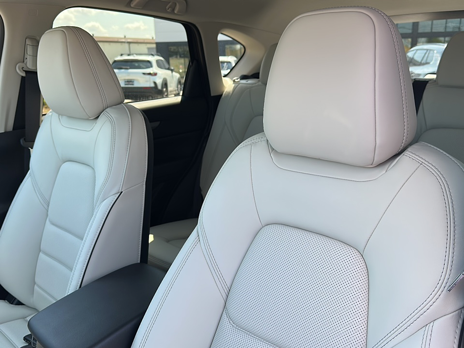 2025 Mazda CX-5 2.5 S Preferred photo 3