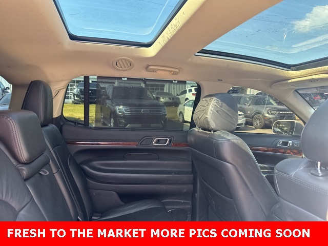 2019 Lincoln MKT photo 8