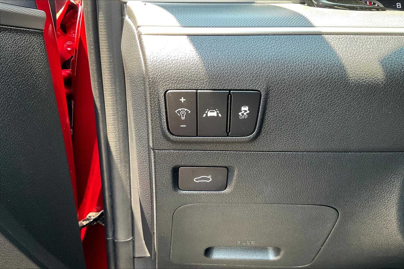 2021 Kia K5 GT-Line photo 12