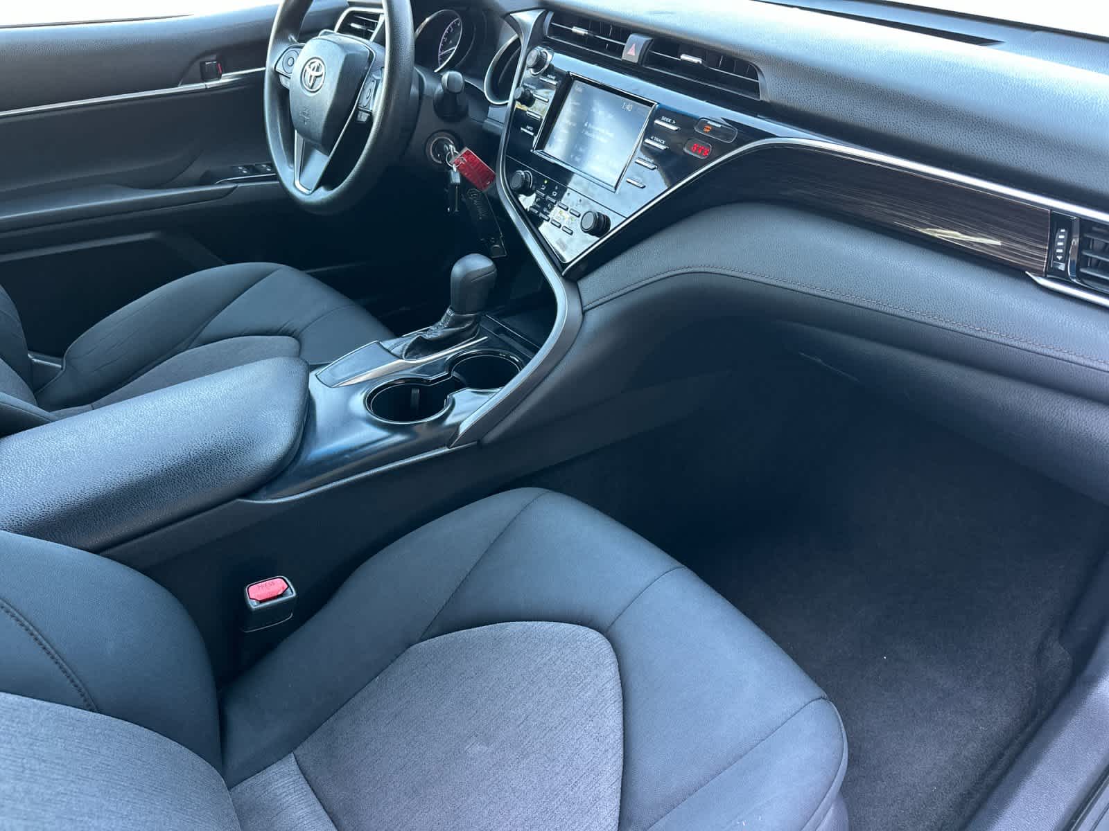 2018 Toyota Camry LE photo 14
