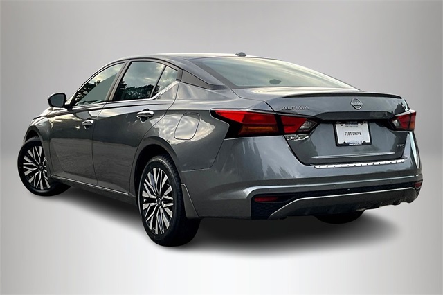 2023 Nissan Altima 2.5 SV photo 4