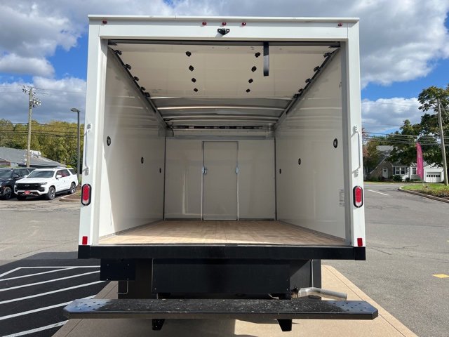 2024 Chevrolet Express Cutaway 3500 photo 17