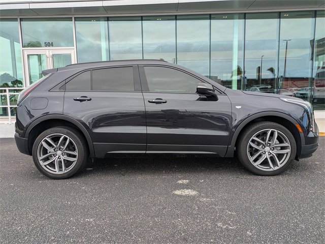 2023 Cadillac XT4 Sport photo 2