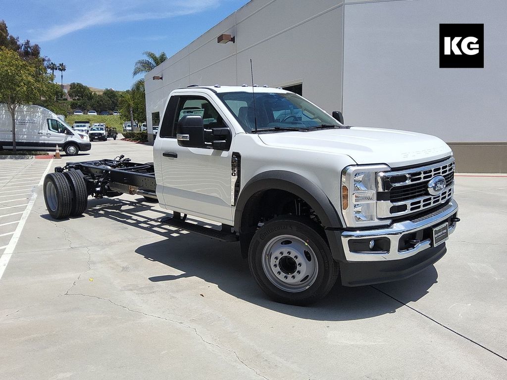 2025 Ford F-550 Super Duty Chassis Cab XL's photo
