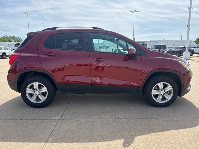 Certified 2022 Chevrolet Trax LT with VIN KL7CJPSM7NB568967 for sale in Fort Madison, IA