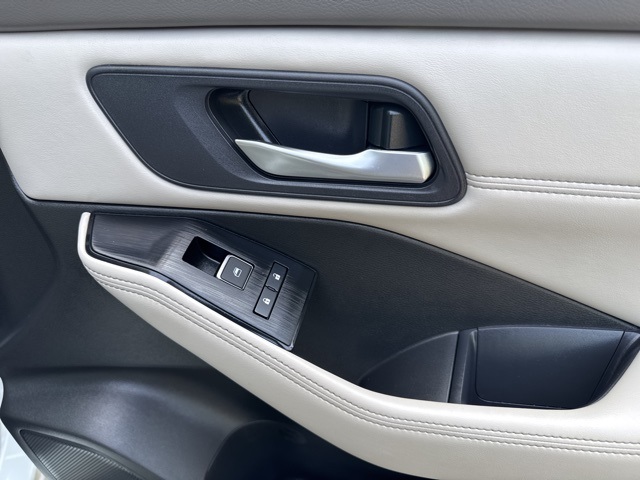 2023 Nissan Rogue SL photo 11