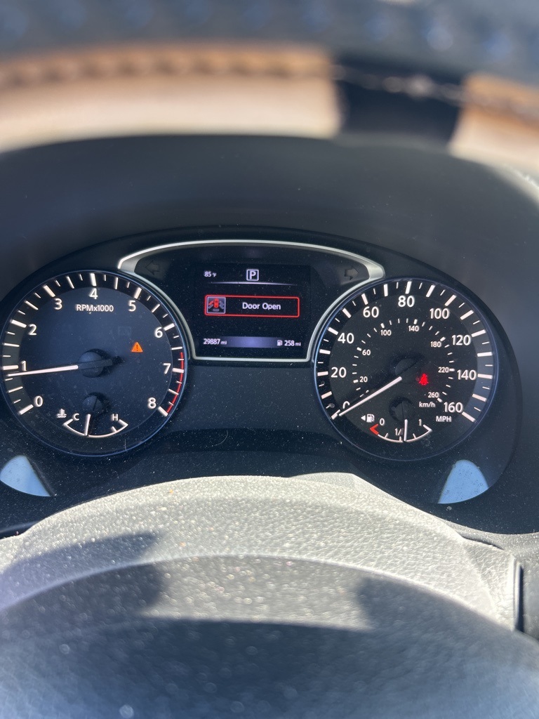 2016 Nissan Altima 2.5 SR photo 4