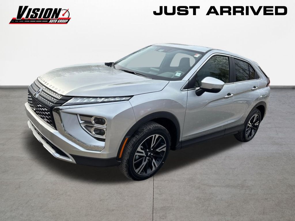 2024 Mitsubishi Eclipse Cross SE's photo