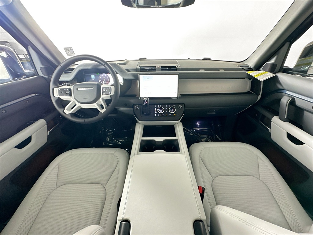 2025 Land Rover Defender 110 X-Dynamic SE photo 20