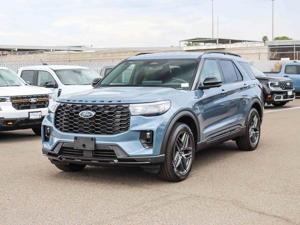 2025 Ford Explorer ST-Line photo 2