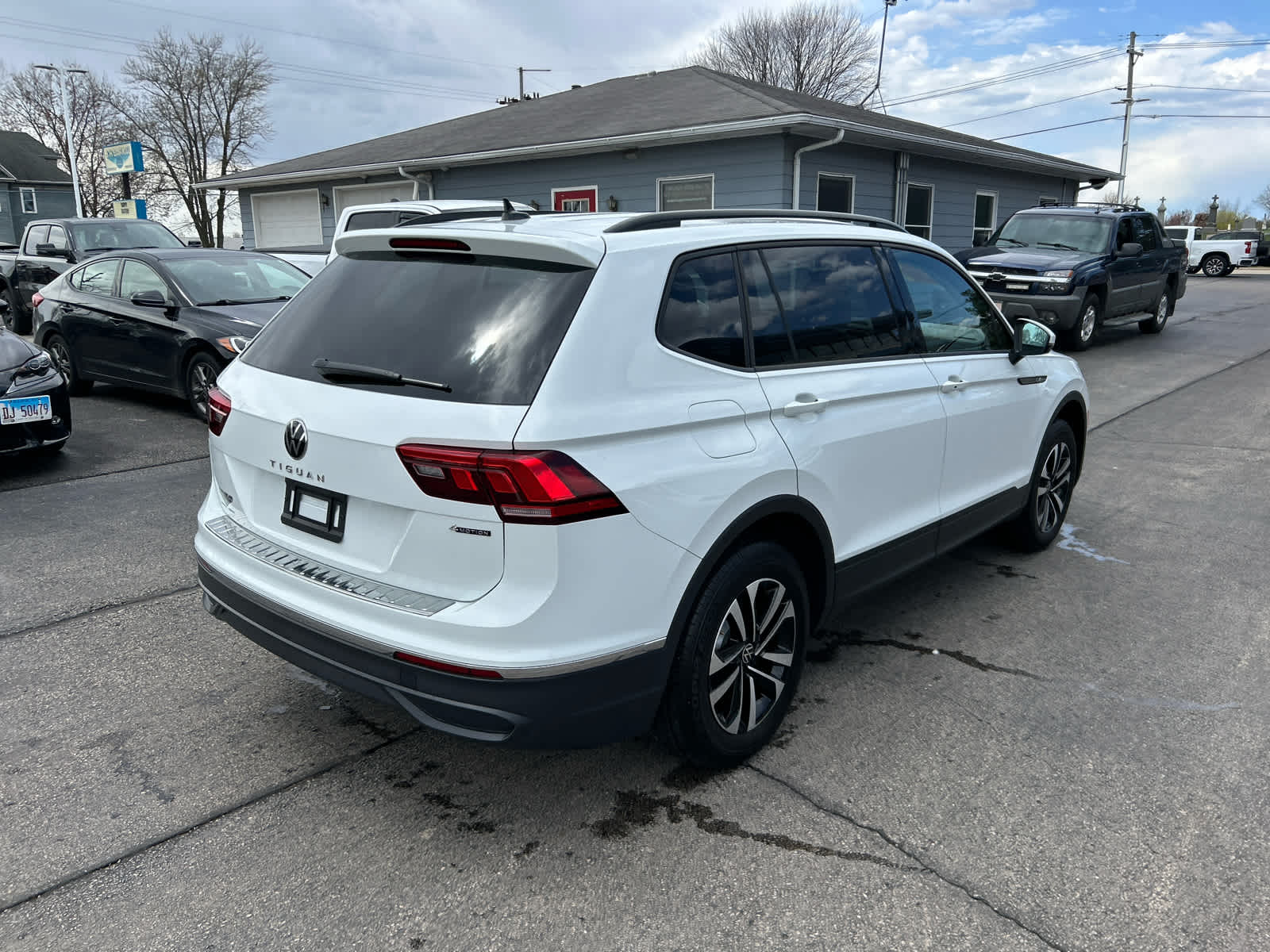 2024 Volkswagen Tiguan S photo 3