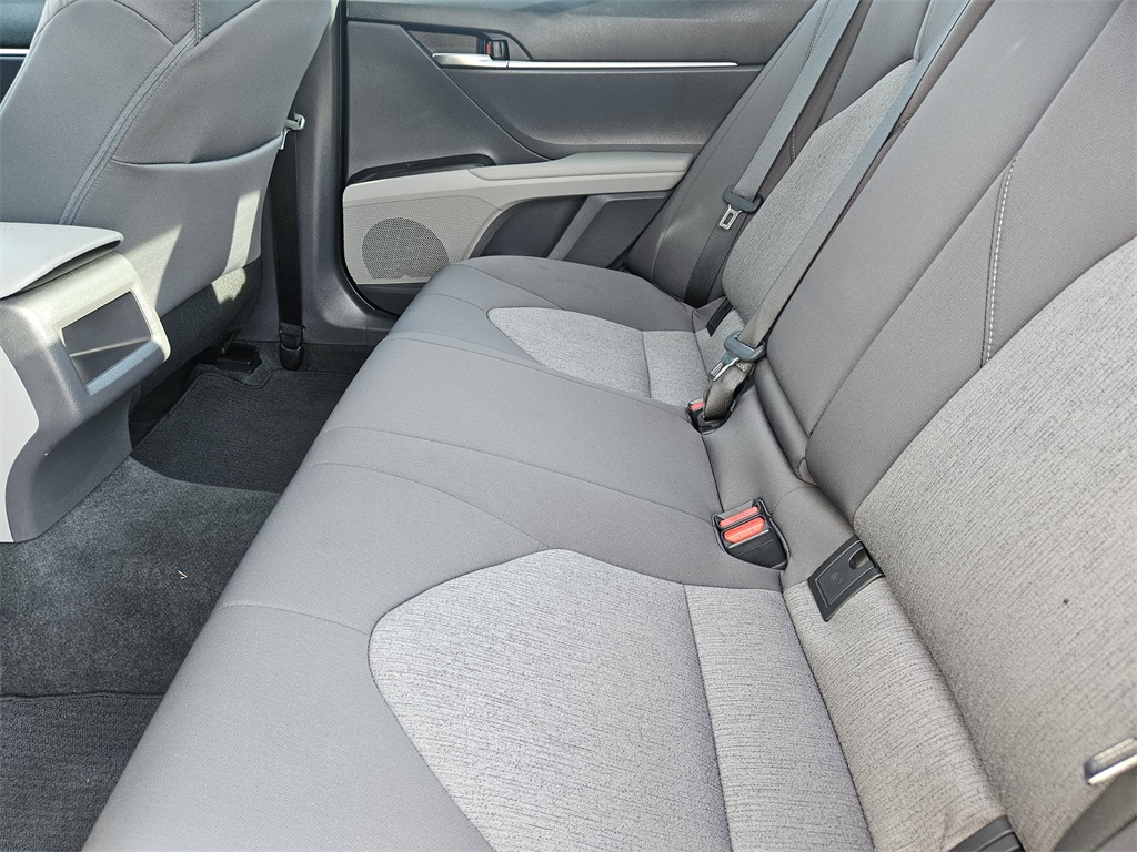 2022 Toyota Camry LE photo 25