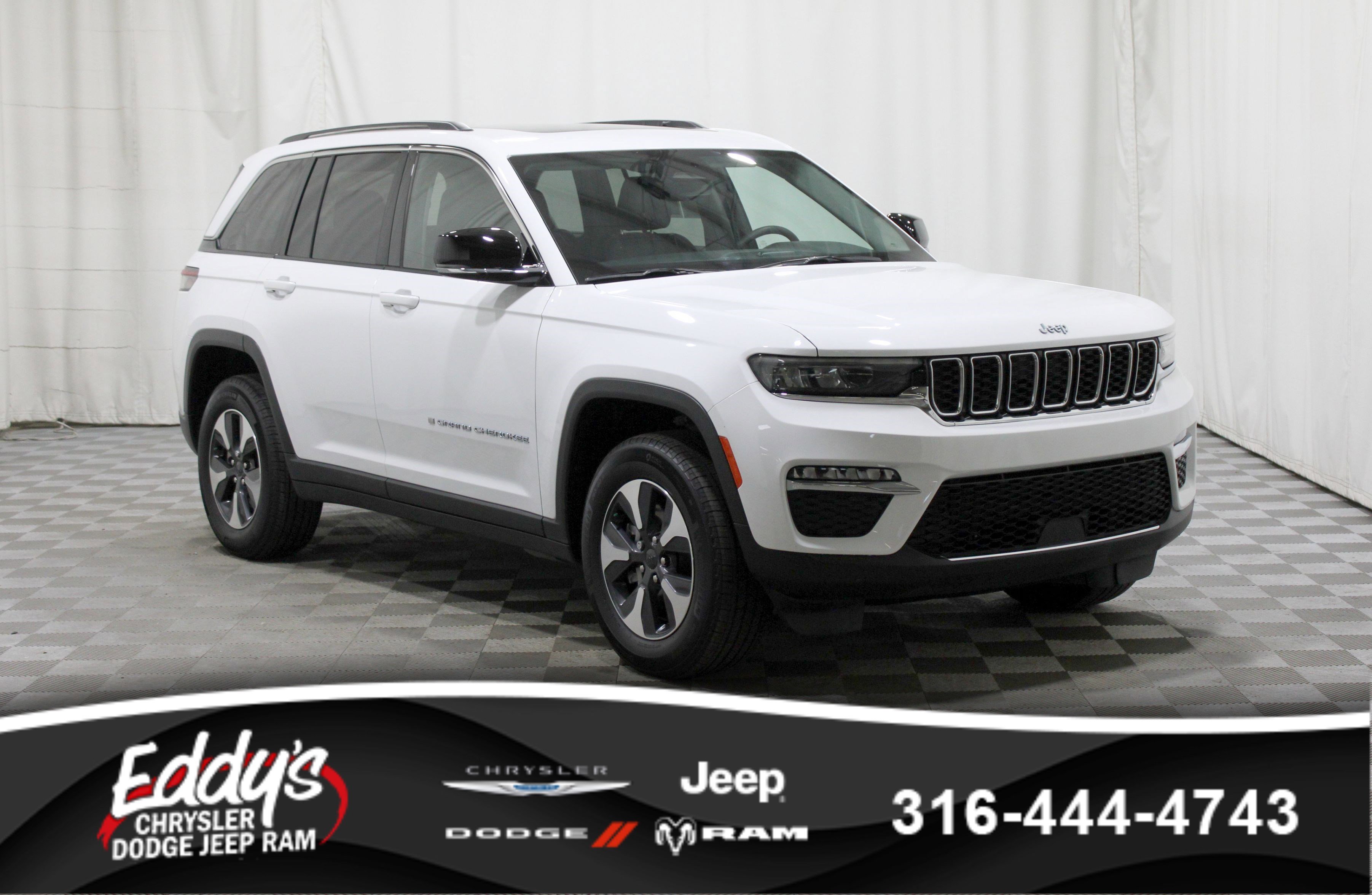2022 Jeep Grand Cherokee 4xe's photo
