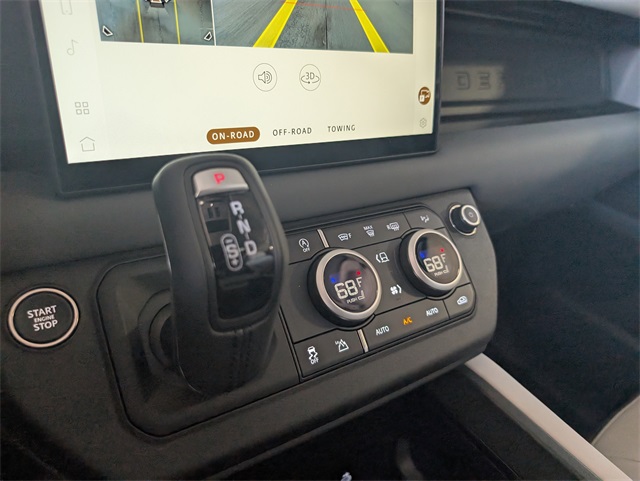 2025 Land Rover Defender 110 S photo 9