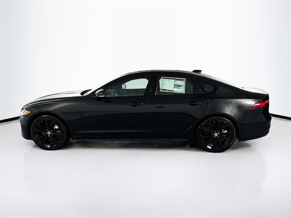 New 2024 Black Jaguar R-Dynamic SE image 8