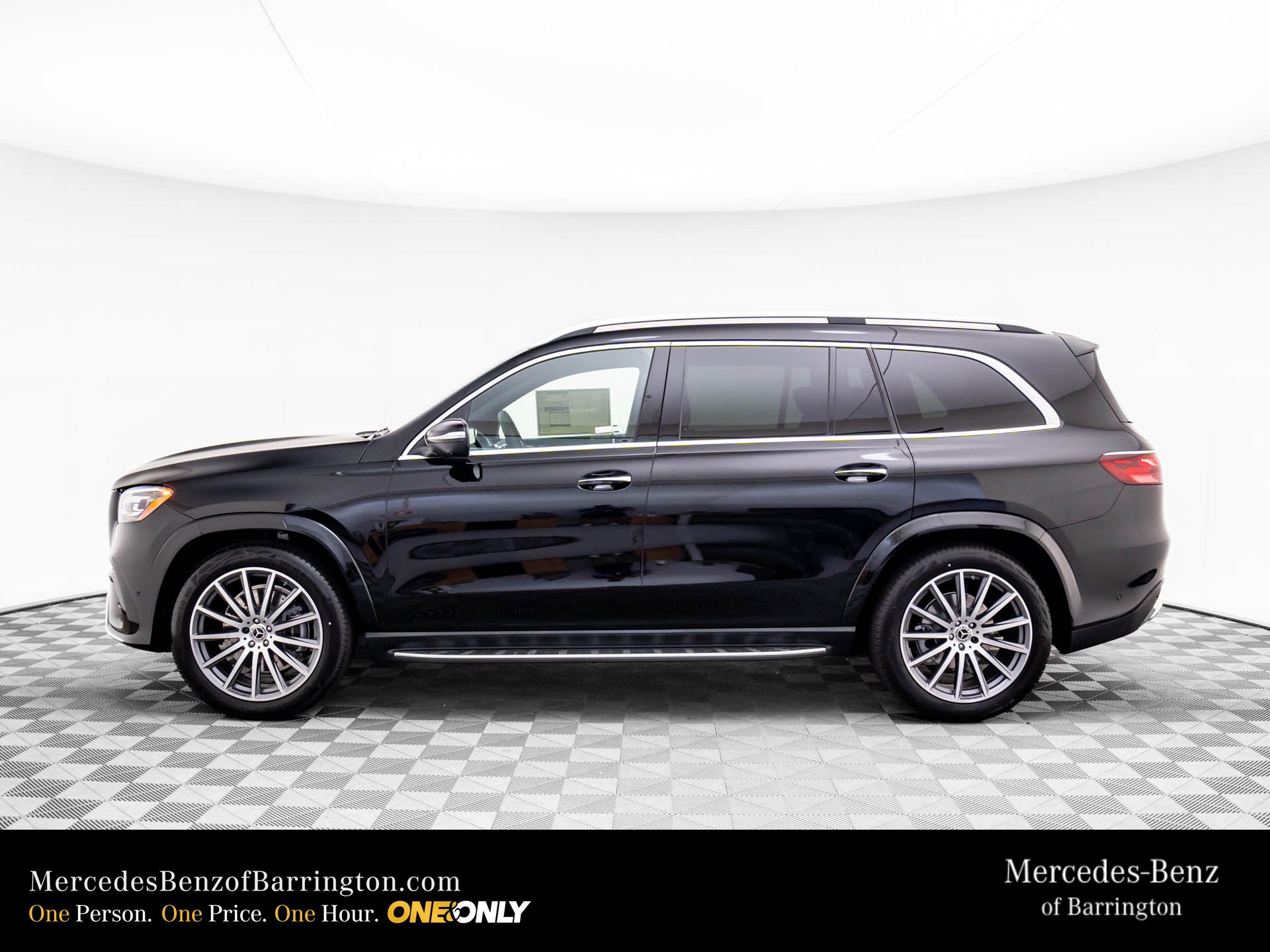 2025 Mercedes Benz GLS 580 4MATIC photo 2