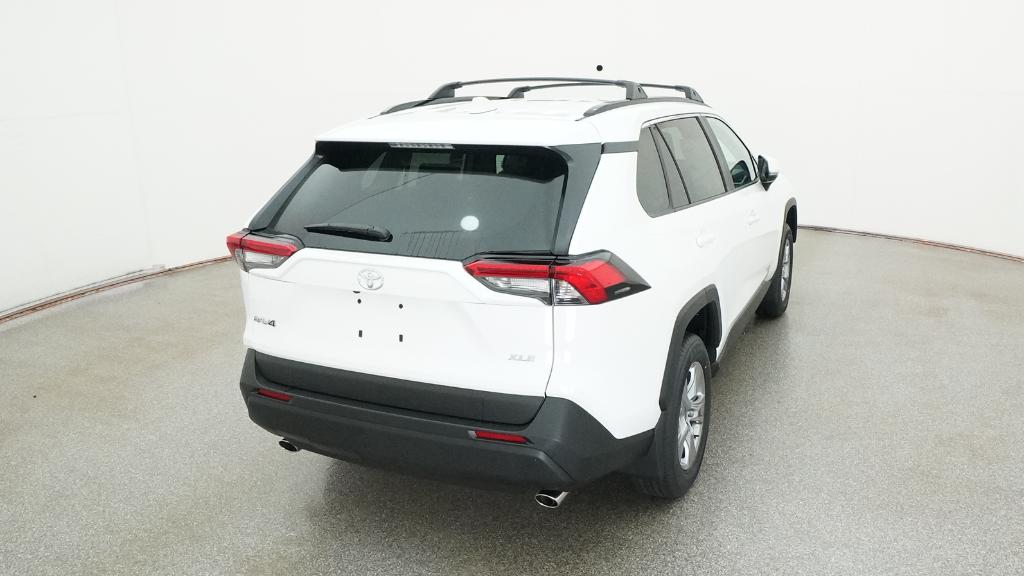 2025 Toyota RAV4 XLE photo 19