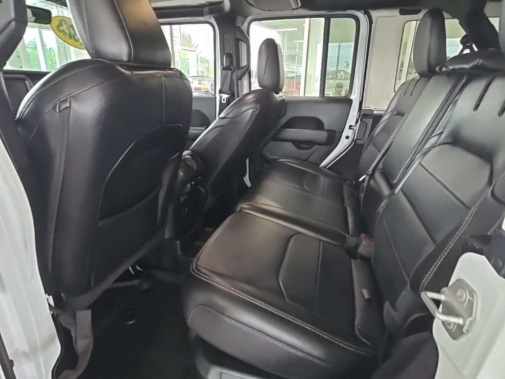 2023 Jeep Wrangler Sahara 4xe photo 15