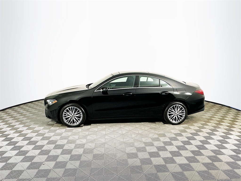 2025 Mercedes Benz CLA 250 4MATIC photo 2