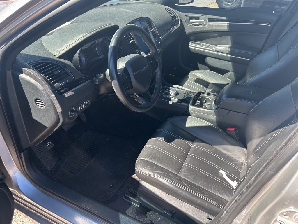 2018 Chrysler 300 S photo 9