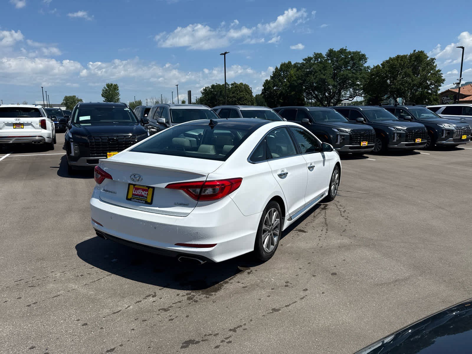 Used 2016 Hyundai Sonata Limited with VIN 5NPE34AF0GH317703 for sale in Bloomington, Minnesota