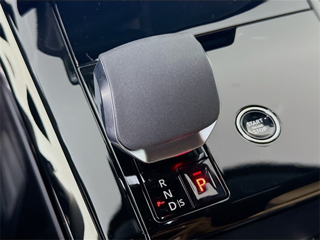 2025 Land Rover Range Rover Sport SE photo 18