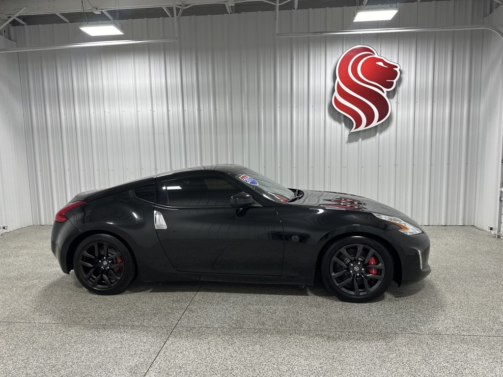 PreOwned 2017 Nissan 370Z 2D Coupe in Evansville 951198 Integrity