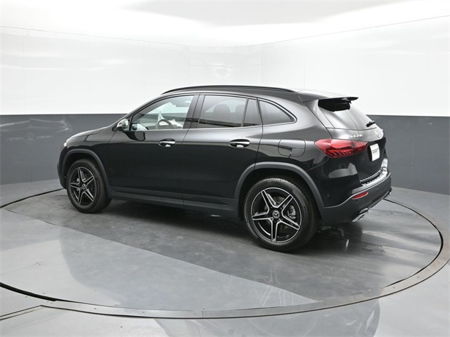 2026 Mercedes Benz GLA 250 4MATIC photo 4