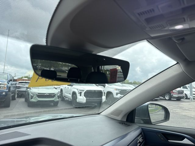 2022 Volkswagen Taos SE photo 14