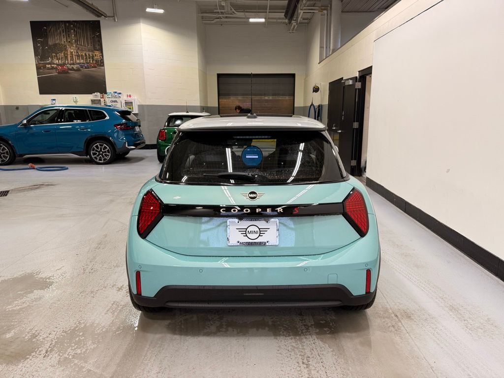 2026 Mini Cooper 2 Door Hardtop S Iconic photo 4