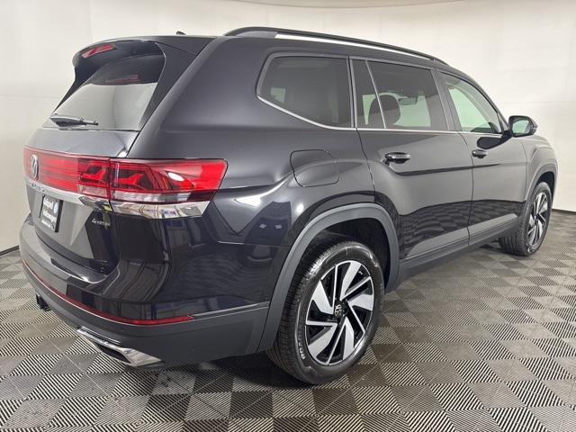2026 Volkswagen Atlas SE Technology photo 2