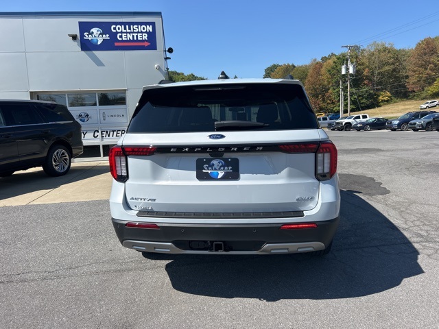 2025 Ford Explorer photo 5