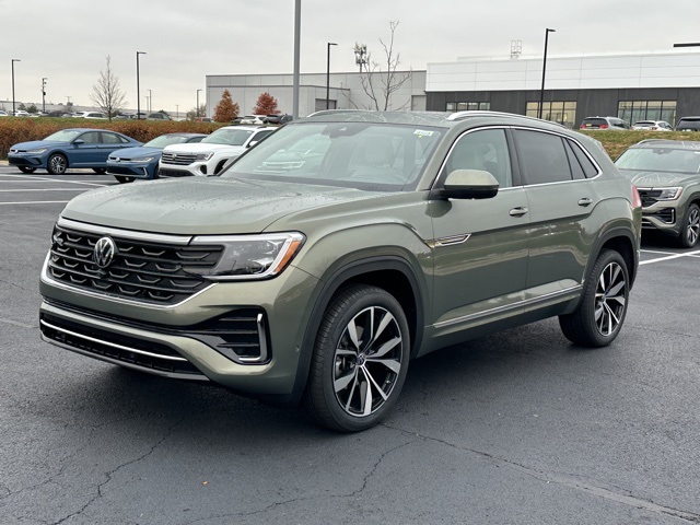 2026 Volkswagen Atlas Cross Sport SEL Premium R-Line photo 3