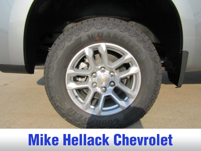 2026 Chevrolet Silverado 1500 LT photo 9