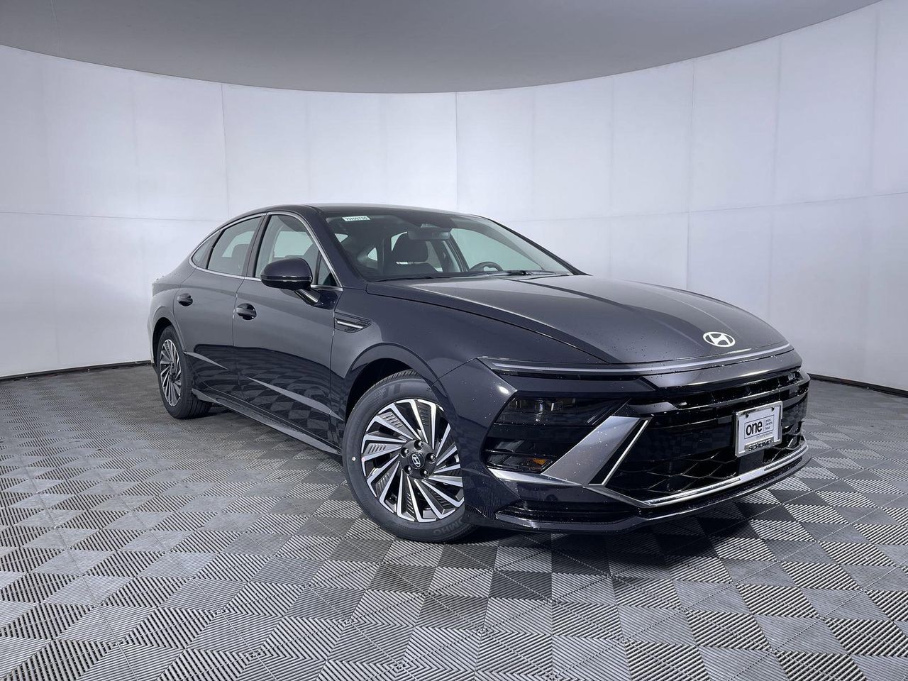 2025 Hyundai Sonata Hybrid SE photo 3