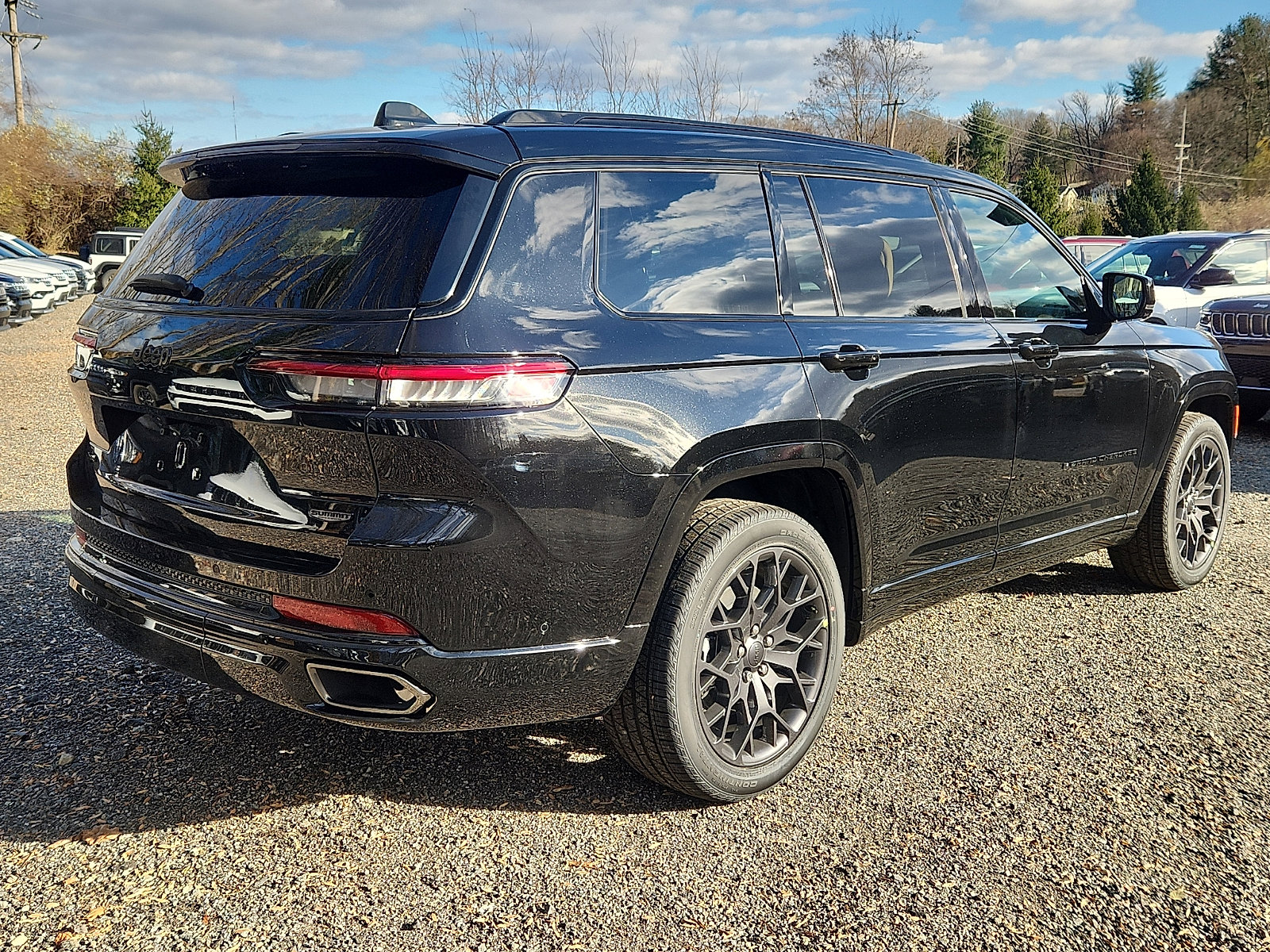 2025 Jeep Grand Cherokee L Summit photo 4