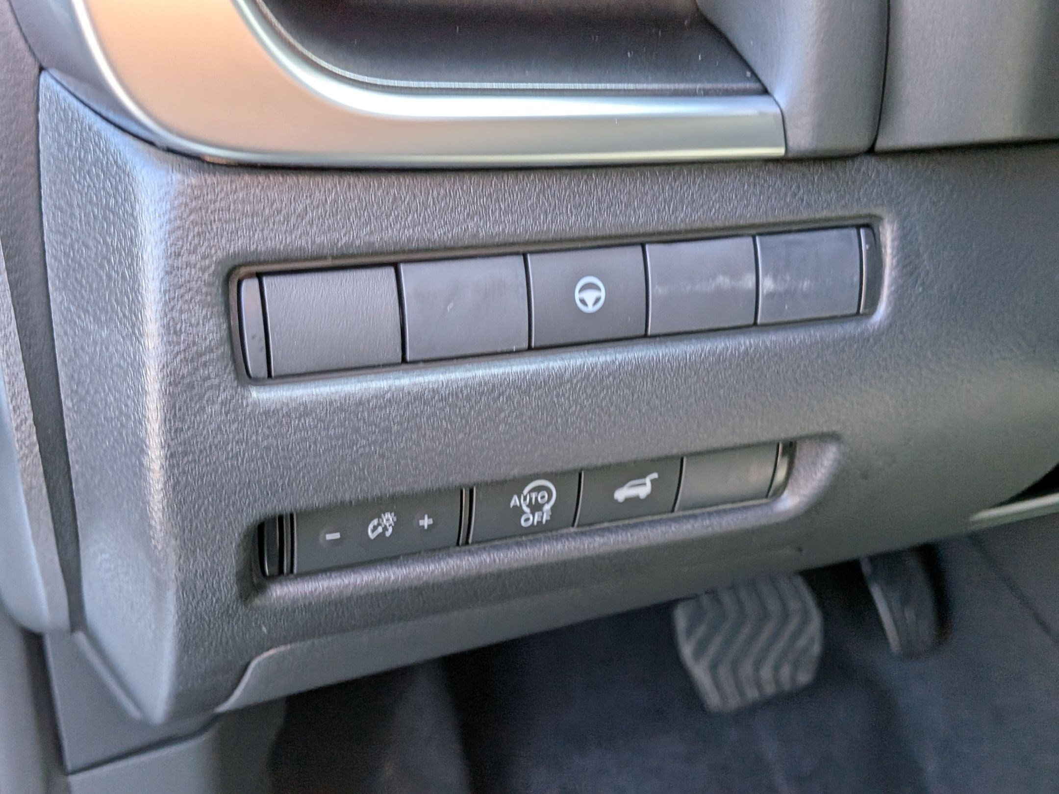 2026 Nissan Rogue SV photo 12