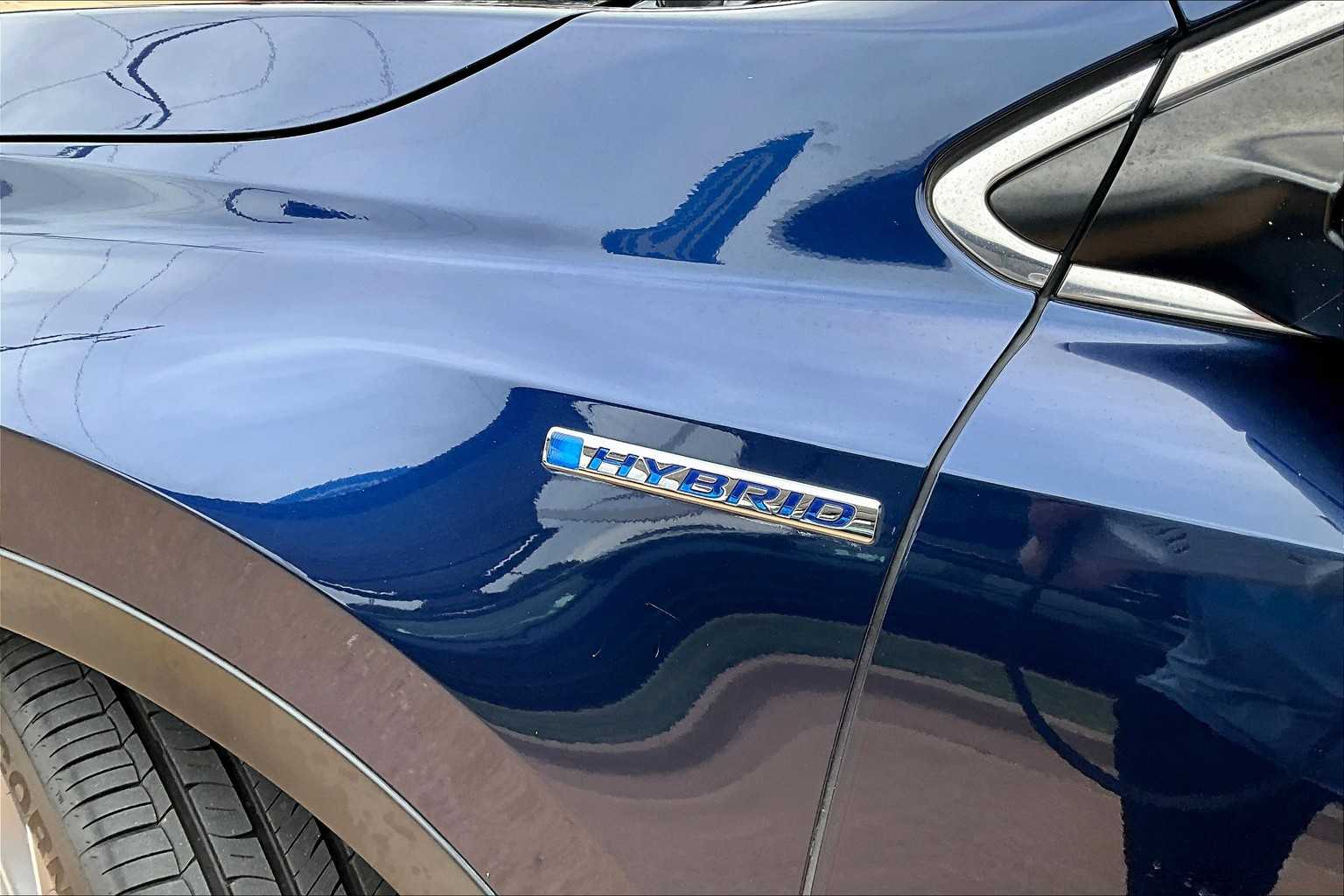 2022 Honda CR-V Hybrid Touring photo 32