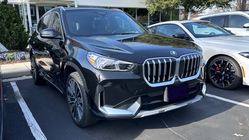 2025 BMW X1 28i's photo