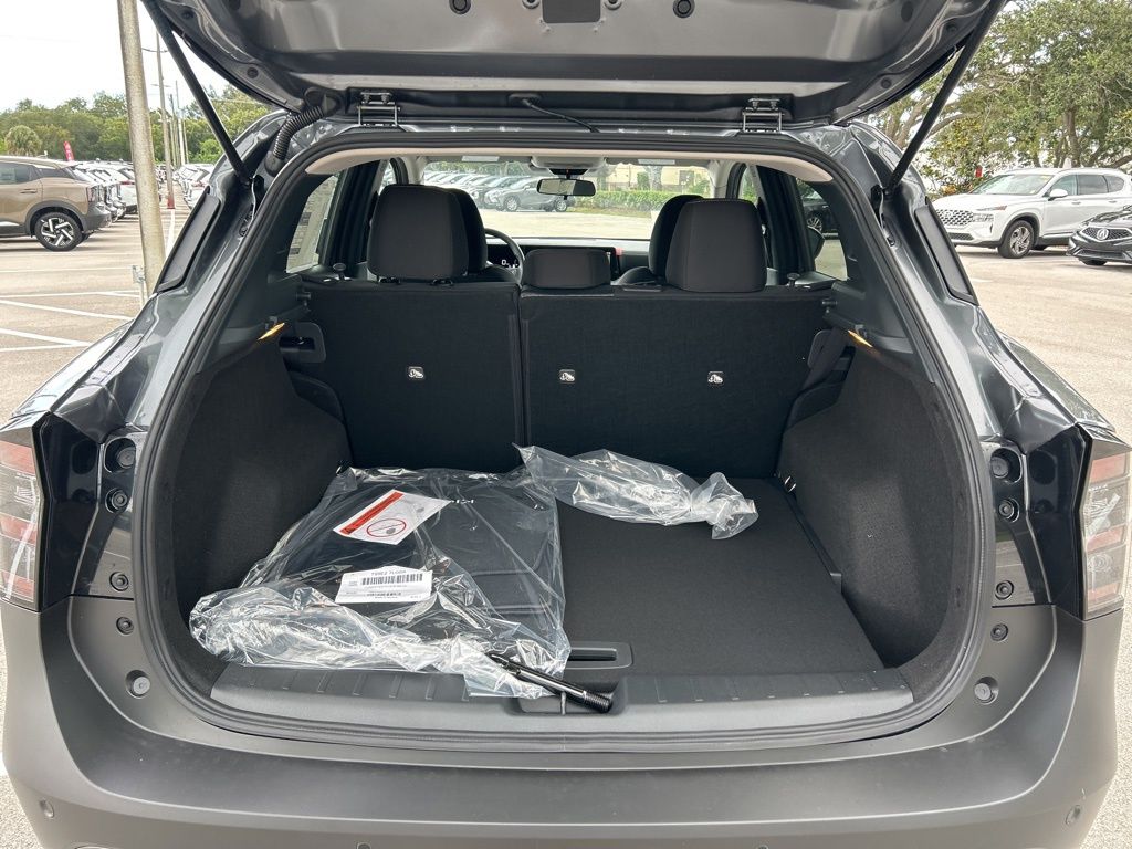 2025 Nissan Kicks SV photo 39
