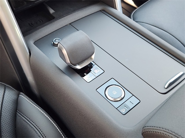 2025 Land Rover Discovery S photo 9