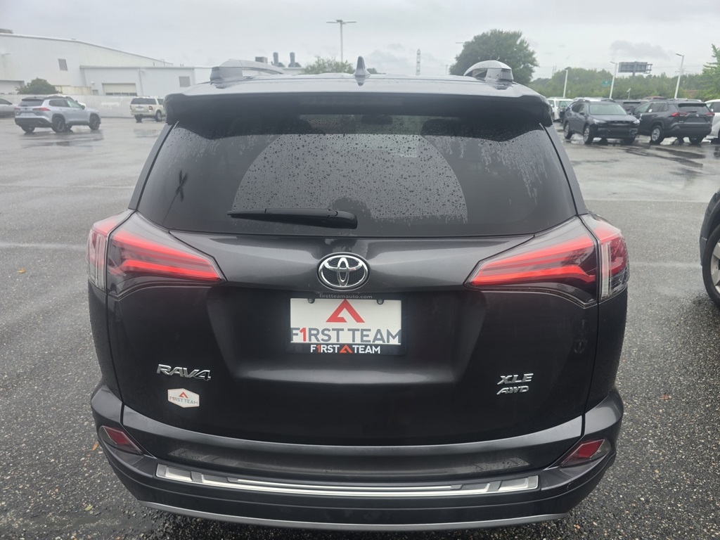 2018 Toyota RAV4 XLE photo 6
