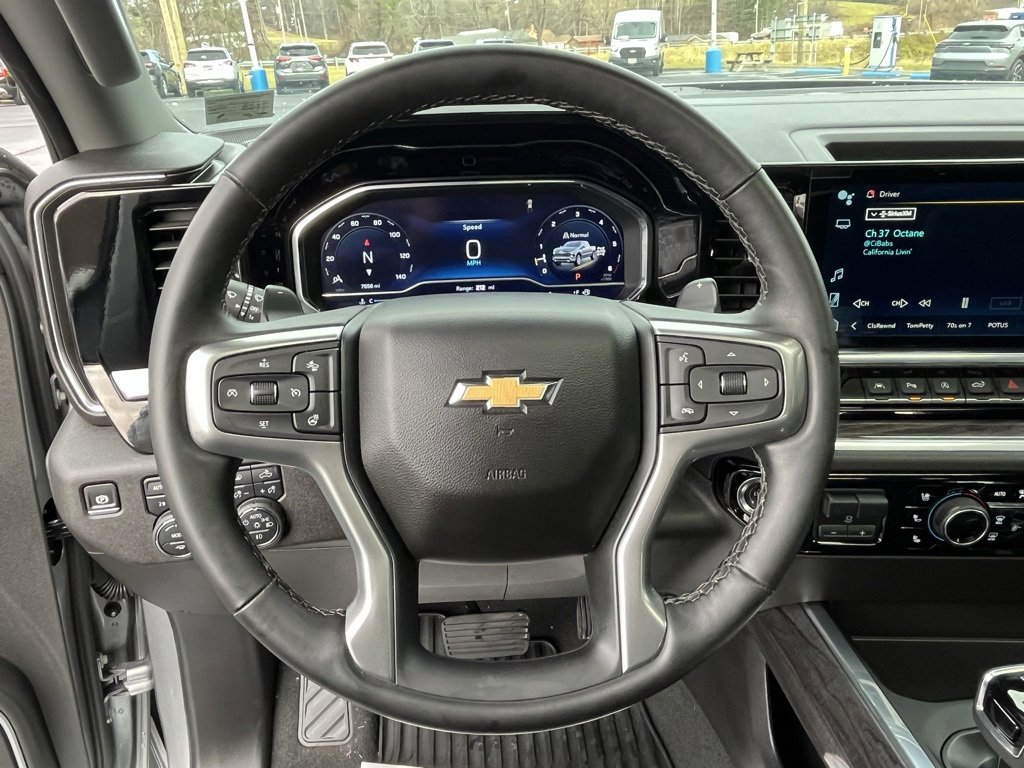 2025 Chevrolet Silverado 1500 LTZ photo 2