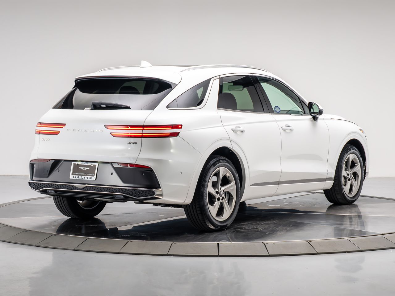 2026 Genesis GV70 2.5T Advanced photo 4