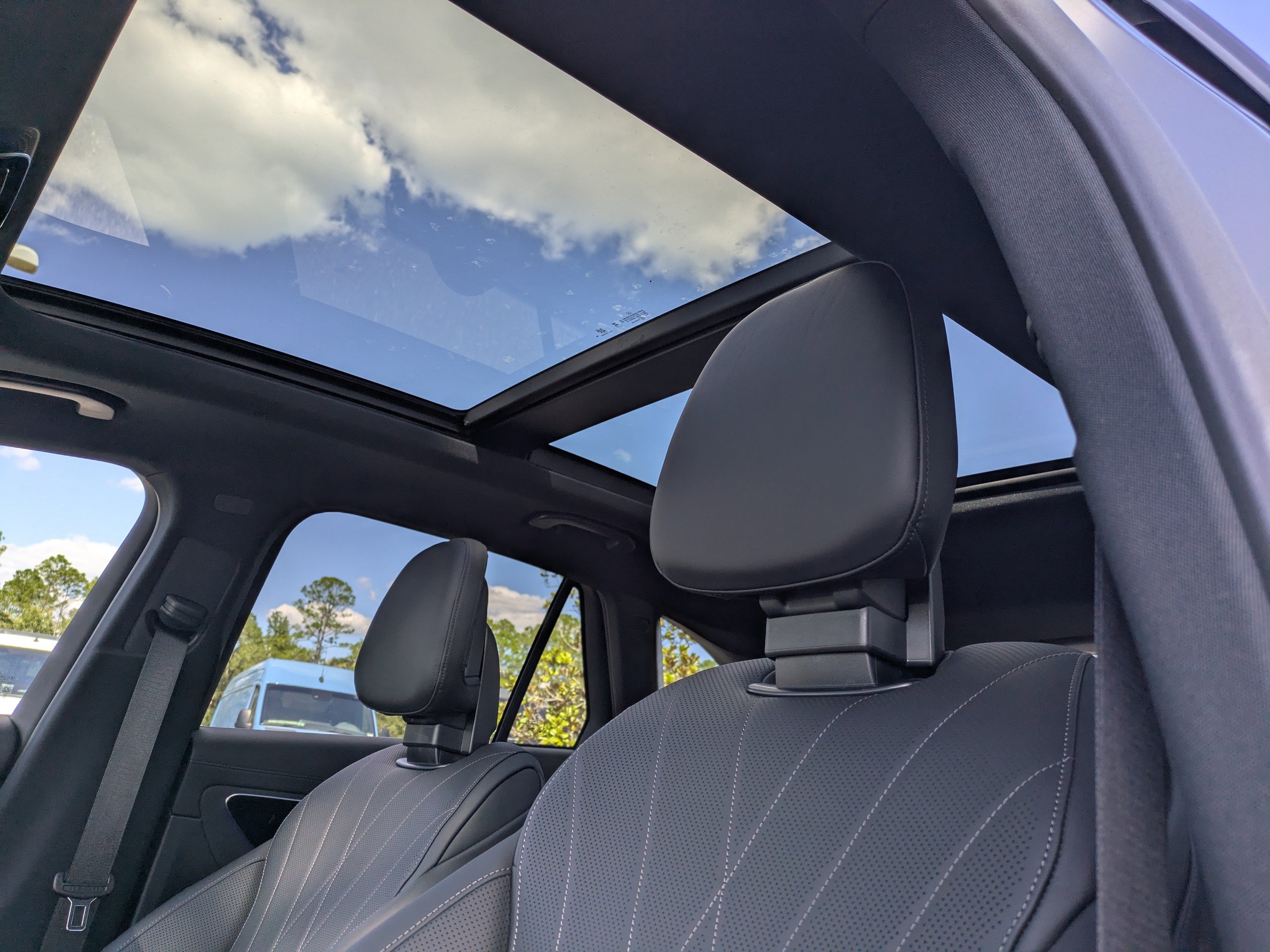 2026 Mercedes Benz GLC 300 4MATIC photo 4